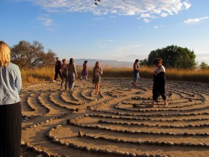 Julie, Bob, June, Elizabeth, Shelley, Sybille, and Nina in labyrinth